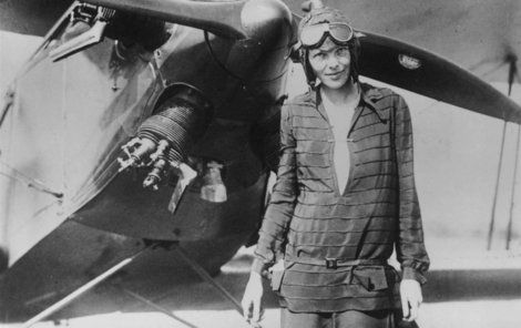 Amelia Earhart (†41)