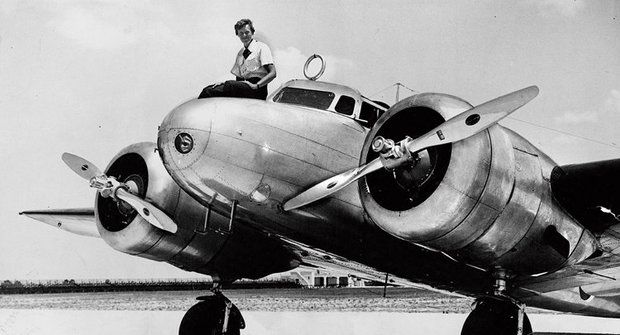Amélie Earhartová: Na stopě letecké záhadě