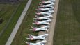 Boeingy 737 MAX American Airlines odstavené na letišti v Tulse