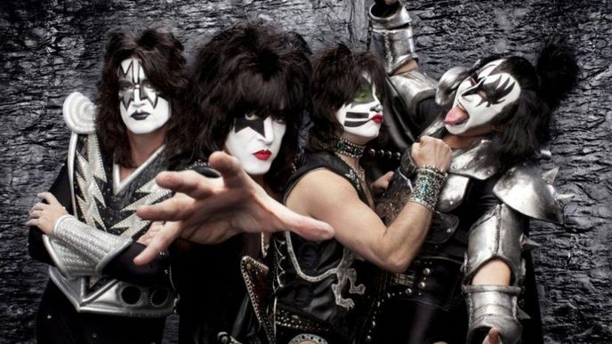 Americká skupina Kiss hraje již od roku 1973.