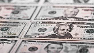 Dolar je nejlevnější od května 2018. A své dno podle expertů ještě nenašel 