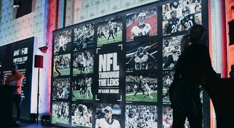 NFL si užívá jubilejní 100. ročník, oslavovalo se také v Praze