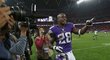 Adrian Peterson se raduje z vítězství Minnesoty Vikings v londýnském utkání NFL