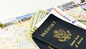 Ještě před pěti lety měli držitelé amerického nebo britského pasu bezvízový styk s nejvíce zeměmi na světě, nyní jsou na osmém místě vedle Norska, Řecka a Belgie.