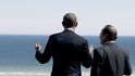Americký prezident Barack Obama a francouzský prezident Francois Hollande na pláži Omaha při oslavách 70. výročí vylodění spojeneckých vojáků v Normandii Americký prezident Barack Obama a francouzský prezident Francois Hollande na pláži Omaha při oslavách 70. výročí vylodění spojeneckých vojáků v Normandii