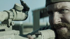 Recenze DVD: Americký sniper Chris Kyle měl nejen přesnou mušku. Taky rodinu a zemi, kterou miloval