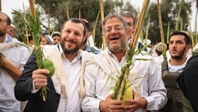 Izraelský ministr Amichai Elijahu - za krajně pravicovou stranu Židovská síla (Ocma Jehudit)