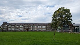 Velšská škola Ysgol Dyffryn Aman v Ammanfordu (2023).