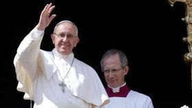 Papež vyzývá k milosrdenství: Nesuďte ty, kteří znovu uzavřou sňatek.