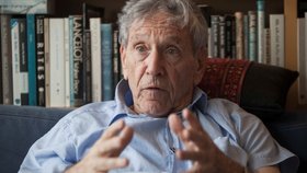 Ve věku 79 let zemřel izraelský spisovatel Amos Oz.