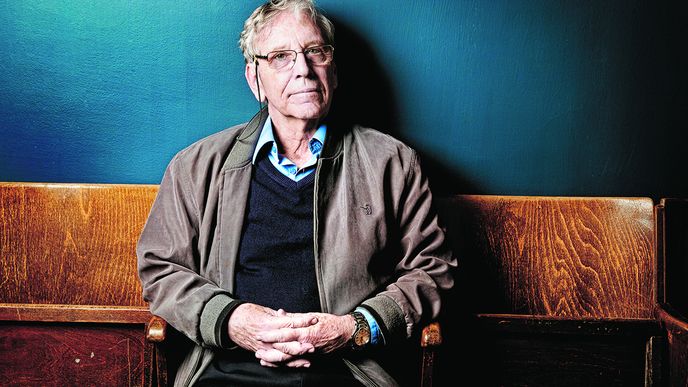 Amos Oz v zimě 2013 po rozhovoru s Reflexem. Spisovatel tehdy přijel do Prahy převzít literární Cenu Franze Kafky.