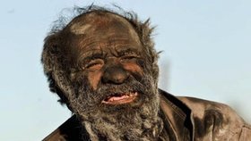 Íránec Amou Haji je nejšpinavějším mužem světa, nekoupal se už přes 60 let.