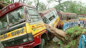 Indií a Bangladéšem se přehnal supercyklon Amphan. Vyžádal si nejméně 84 obětí