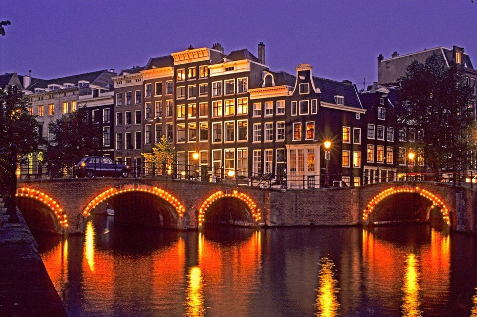 Nejhůře si z oblíbených turistických destinací v Evropě letos vedl Amsterdam.