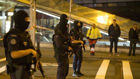 Policie evakuovala letiště v Amsterodamu: Zatkla muže a našla podezřelý balíček