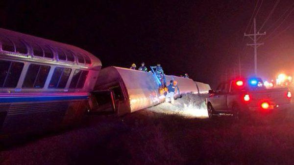 V Kansasu vykolejil vlak společnosti Amtrak: Je mnoho raněných.