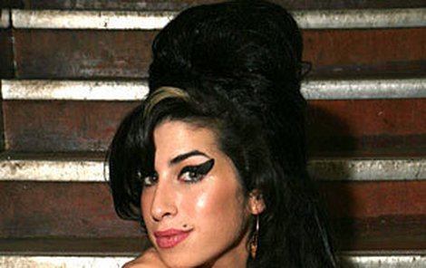 Amy Winehouse nezemřala kvůli drogám!