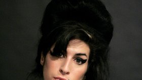 Tělo Amy Winehouse se bude znovu pitvat. Víme proč