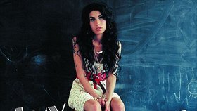 Prodáno! Šaty Amy Winehouse se vydražily za 1,3 milionu