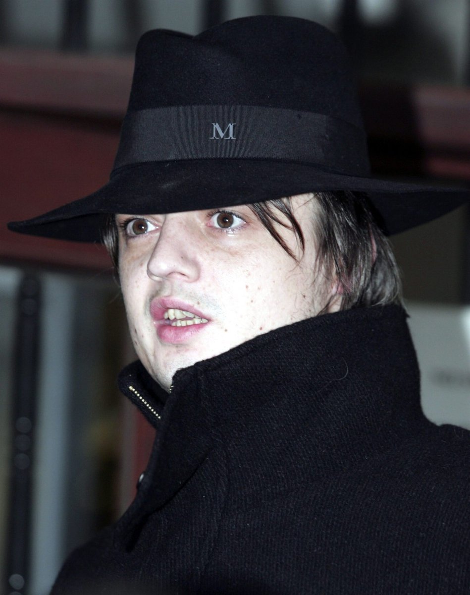 Pete Doherty uprchl do Paříže, je strachy bez sebe