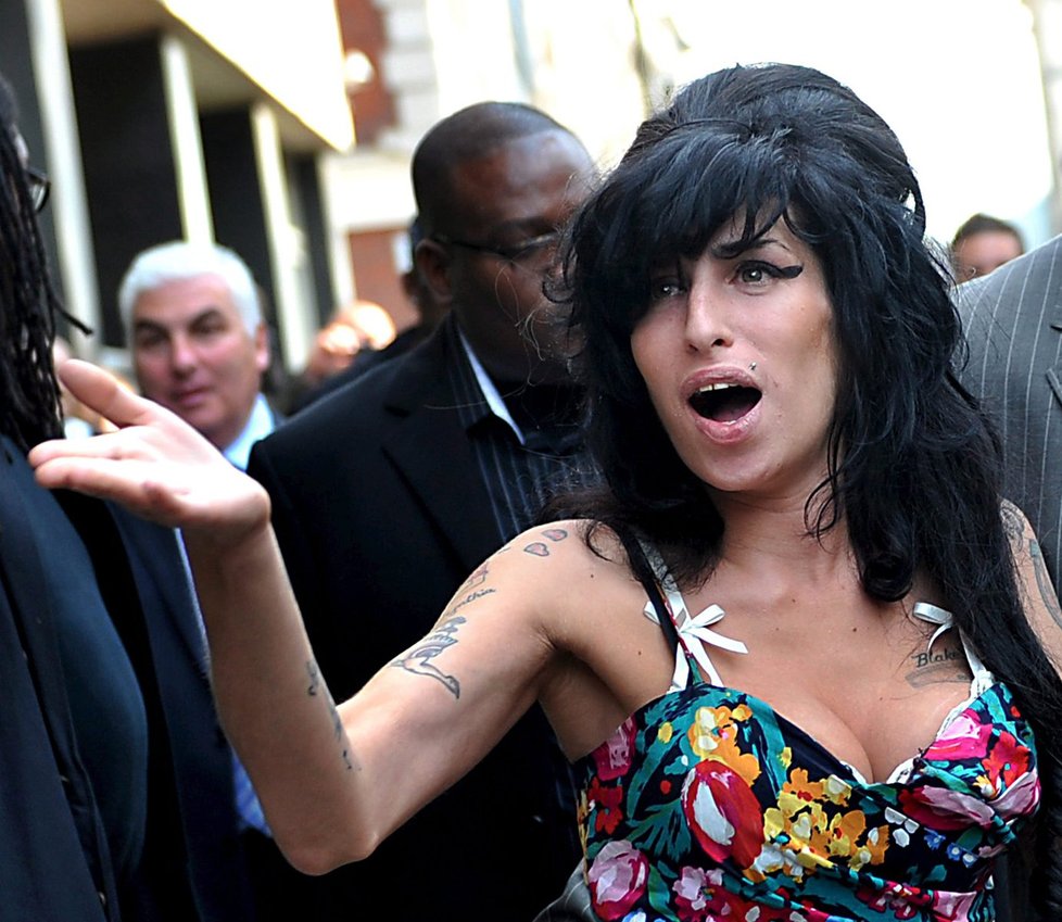 Amy Winehouse svou smrtí zdrtila mnoho svých kolegů.