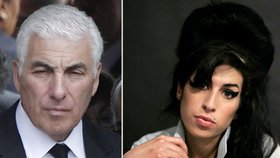 Otec Amy Winehouse jí posílá SMSky do nebe