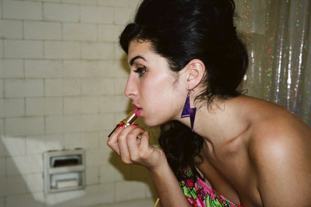 Kniha Before Frank bude obsahovat i nikdy neuveřejněné fotografie Amy Winehouse