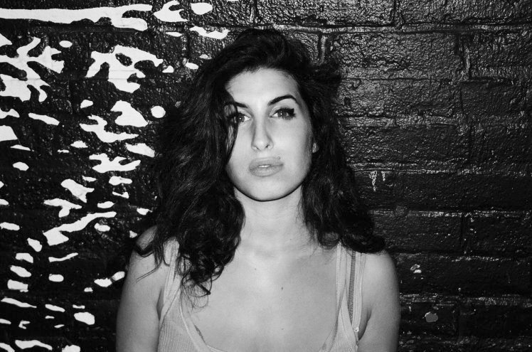 Kniha Before Frank bude obsahovat i nikdy neuveřejněné fotografie Amy Winehouse