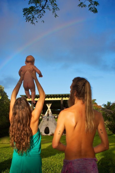 Amy Woodruff žije se svým partnerem a dcerkou Naiu na Hawai