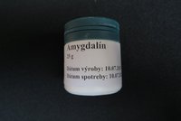 Inspekce varuje před nebezpečným doplňkem stravy. Do těla dostává kyanid, může být smrtící