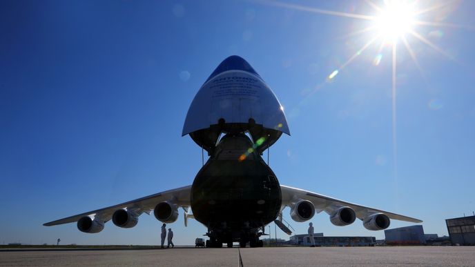 27. dubna: An-225 přepravil zdravotnický materiál do Německa.