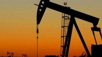 Ropa zdražuje, pomáhá zpráva o poklesu zásob nafty v Evropě