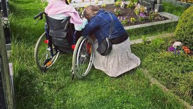 94letá Anastázie se chtěla naposledy podívat do rodného domečku a rodičům na hrob.