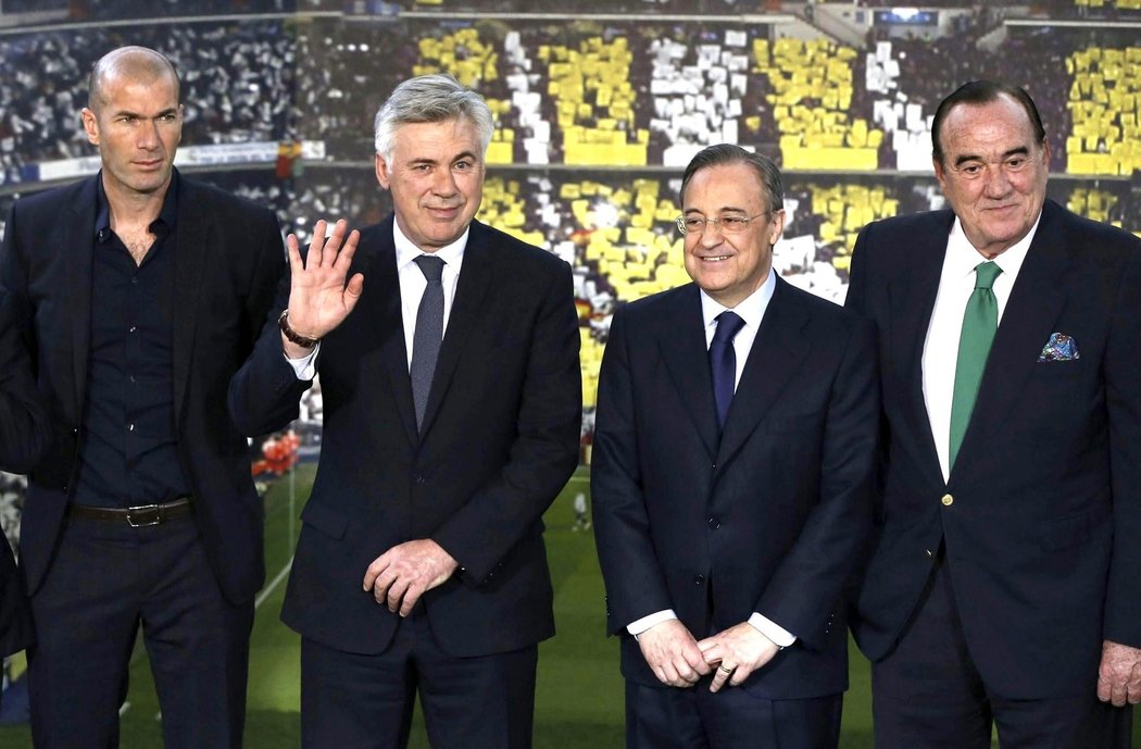 Zinedine Zidane bude asistentem trenéra Carla Ancelottiho v Realu Madrid.