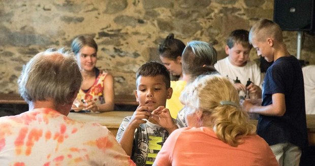 Na Andělský kemp o letošních prázdninách odjede díky Mezinárodnímu vězeňskému společenství celkem 84 dětí, které mají jednoho nebo oba rodiče ve vězení. (Ilustrační foto)