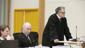 Breivik se vrátil před soud: Uvedl se nacistickým pozdravem.