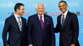 Václav Klaus na summitu NATO v Chicagu ve společnosti amerického prezidenta Baracka Obamy a Anderse Fogha Rasmussena, generálního sekretáře NATO (vlevo)