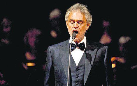 Bocelli nechce riskovat a Trumpovi radši nezazpívá.