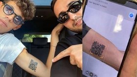 Italský student (22) si nechal vytetovat důkaz o očkování: QR kód na ruce funguje