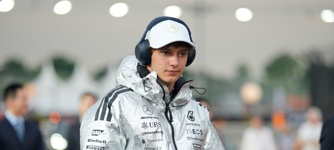 Kimi po návratu z teplých krajin neměl k dispozici teplé oblečení a vše musela zachraňovat jeho česká partnerka.