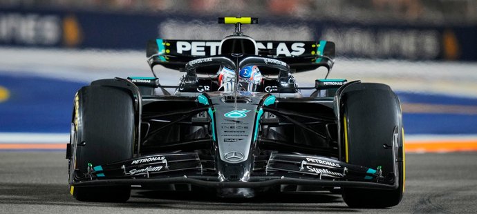 Kimi po návratu z teplých krajin neměl k dispozici teplé oblečení a vše musela zachraňovat jeho česká partnerka.