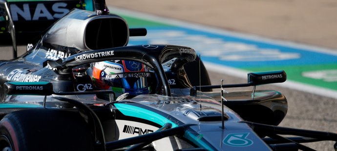 Kimi po návratu z teplých krajin neměl k dispozici teplé oblečení a vše musela zachraňovat jeho česká partnerka.