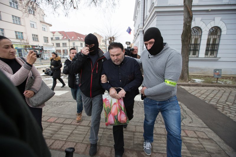 Miroslav Vlček vedený policií