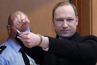 Psychiatři: Breivik byl závislý na počítačových hrách!