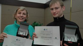 Andrej Amirov a Eva Nováková, která ocenění převzala za svého přítele Jana Balona