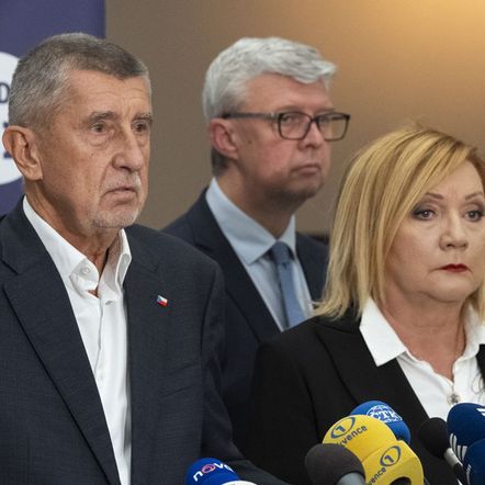 Schillerová hrozí daněmi, Babiš si naftou kupuje volby a opozice vysílá signály Schillerová hrozí daněmi, Babiš si naftou kupuje volby a opozice vysílá signály