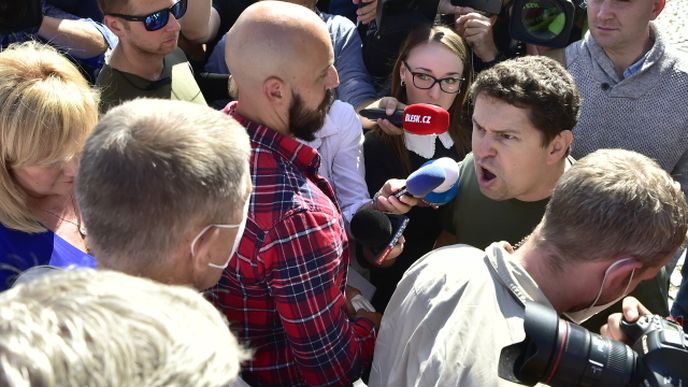 Andrej Babiš mladší narušil zahajovací volební kampaň ANO