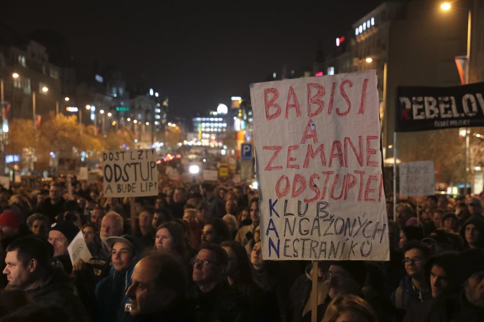 Protest proti Andreji Babišovi na Václavském náměstí v souvislosti s kauzou jeho syna Andreje juniora (15.11.2018)