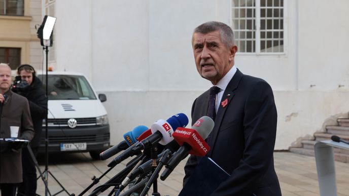 Andrej Babiš svou schůzku s Petrem Pavlem komentoval jen krátce (12. 11. 2025). Andrej Babiš svou schůzku s Petrem Pavlem komentoval jen krátce (12. 11. 2025).