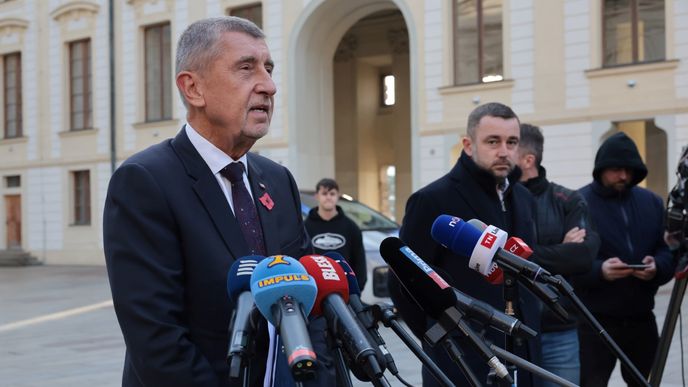 Andrej Babiš svou schůzku s Petrem Pavlem komentoval jen krátce (12. 11. 2025). Andrej Babiš svou schůzku s Petrem Pavlem komentoval jen krátce (12. 11. 2025).
